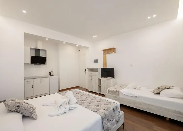 Irdi Bed & Breakfast Ksamil