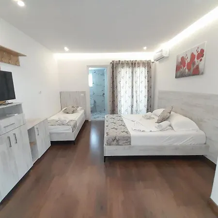 Irdi Oda ve Kahvaltı Ksamil