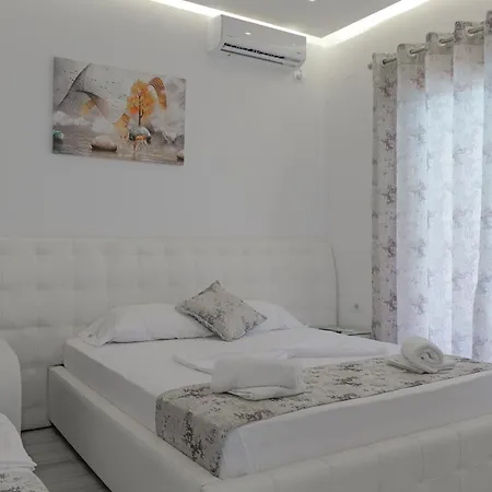 Irdi Oda ve Kahvaltı 4*