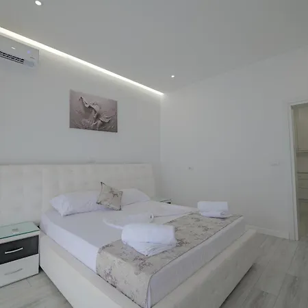 Irdi Oda ve Kahvaltı 4*