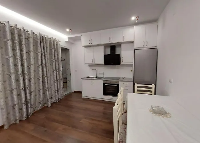 Irdi Nocleg ze śniadaniem 4*